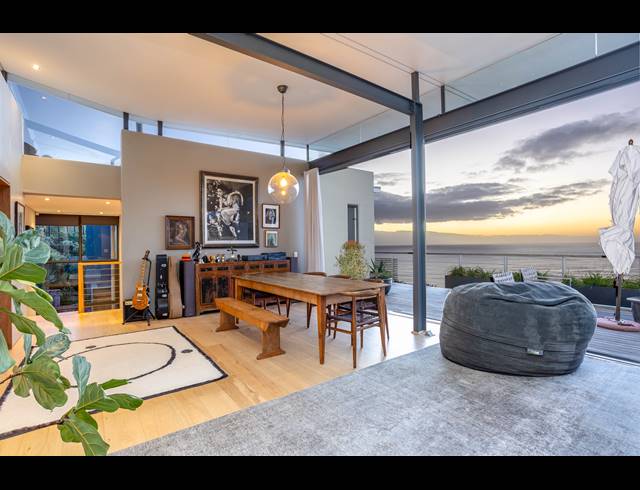 4 BEDROOM HOUSE FOR SALE IN LLANDUDNO